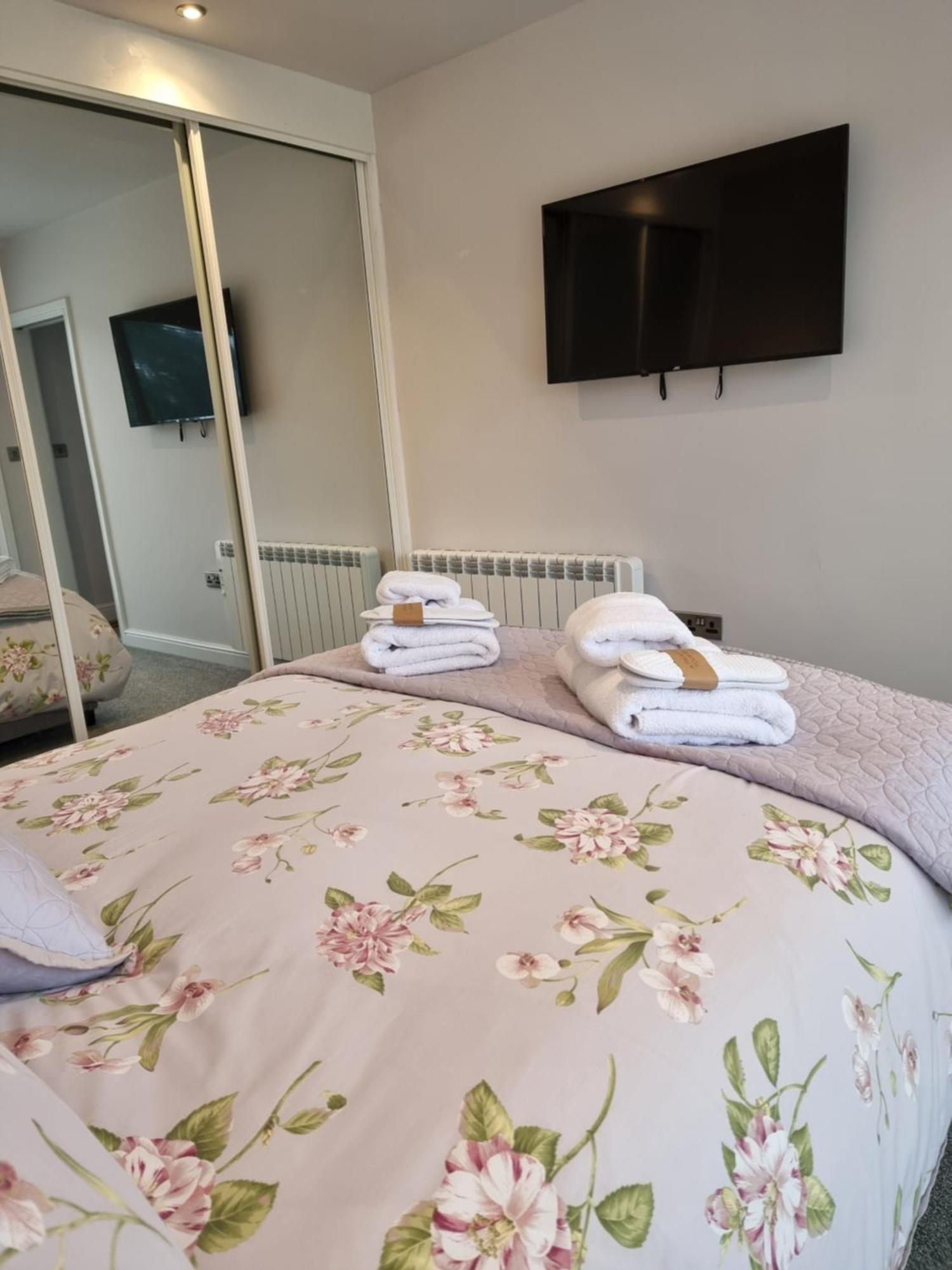 Begonia Cottage Briston Esterno foto