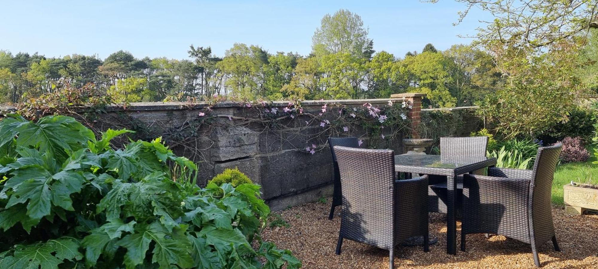 Begonia Cottage Briston Esterno foto